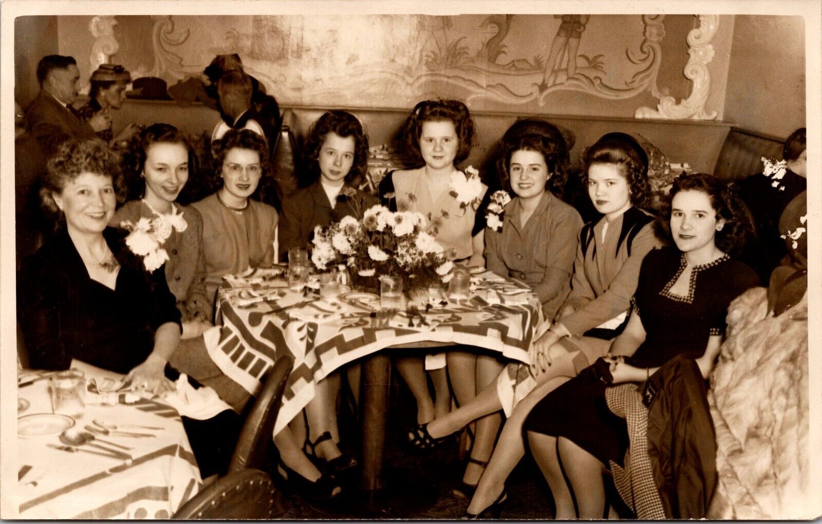 Dallas TX Century Room Hotel Adolphus Young Girls Group Vintage Photograph