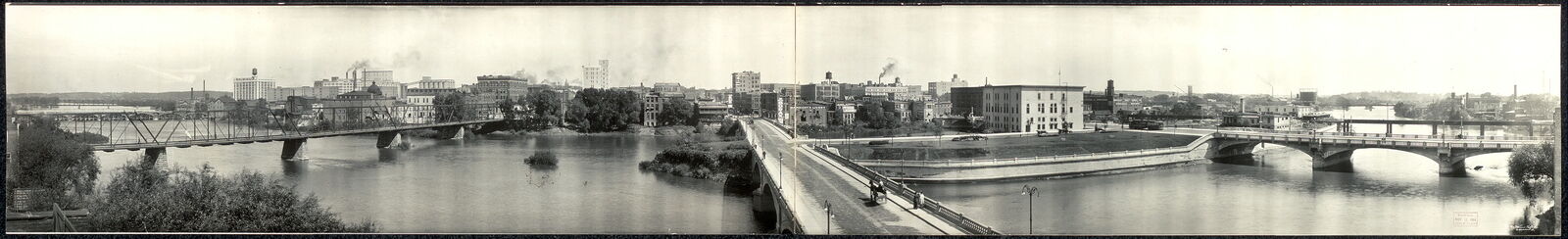 Photo:1914 Panoramic: view #1 of Cedar Rapids,Iowa
