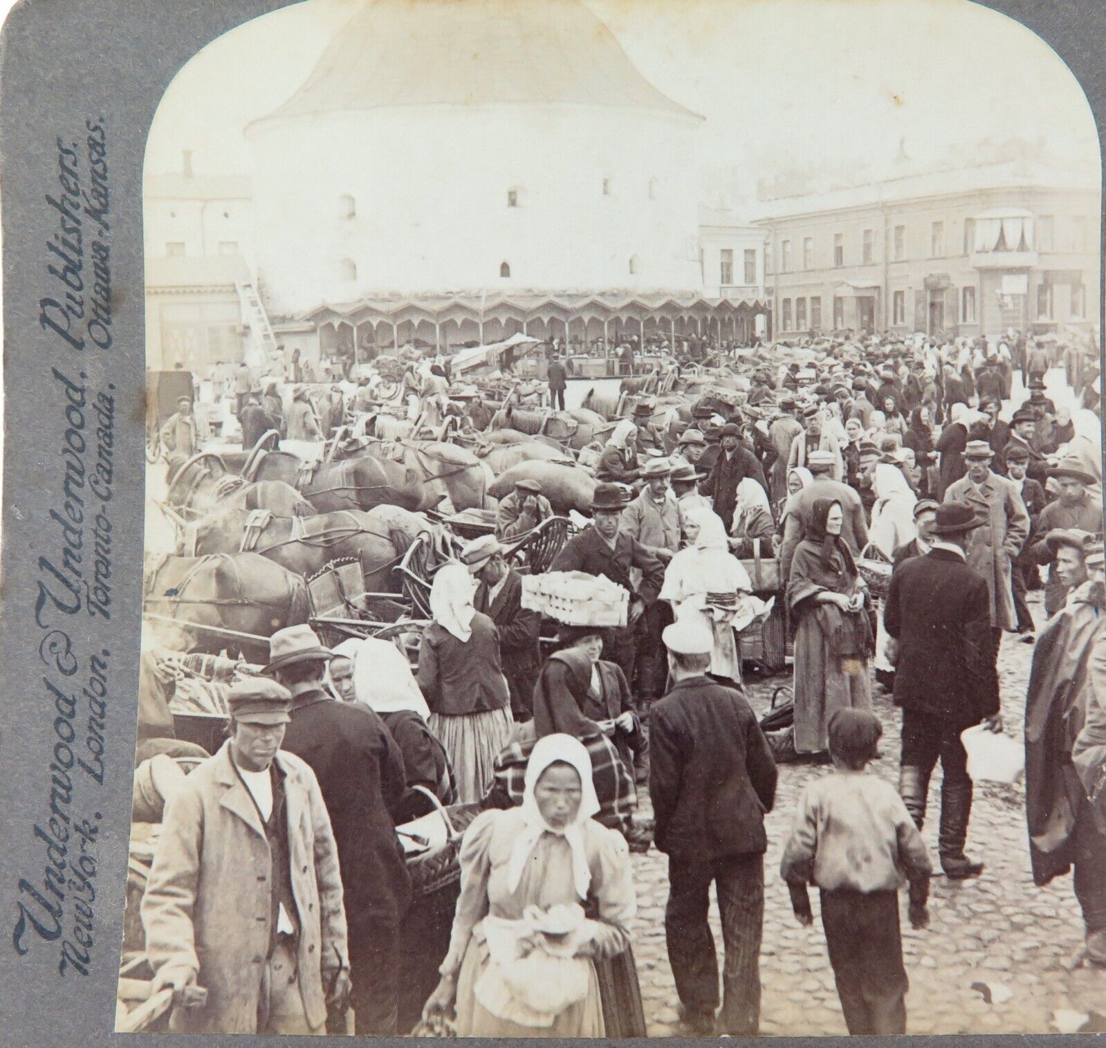 .FINLAND 1897, VIBORG MARKET PLACE, UNDERWOOD STEREOVIEW CARD.