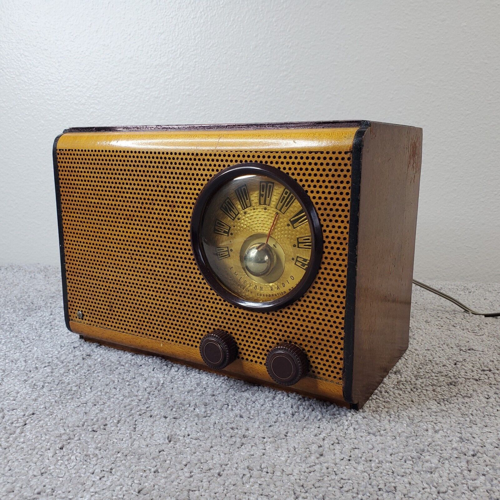 Vintage Emerson Tube Radio Model 503 Wood Cabinet Green Dial 1940's Works