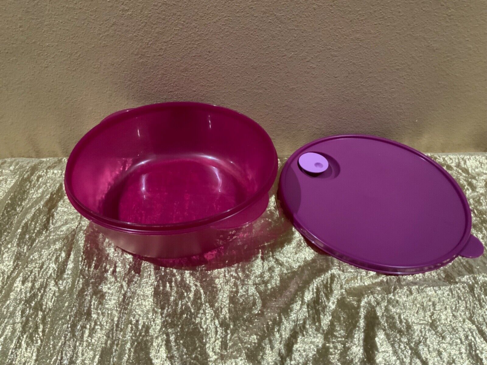 New Tupperware BIG Crystalwave Microwave Reheatable Bowl Plum/Lilac Color