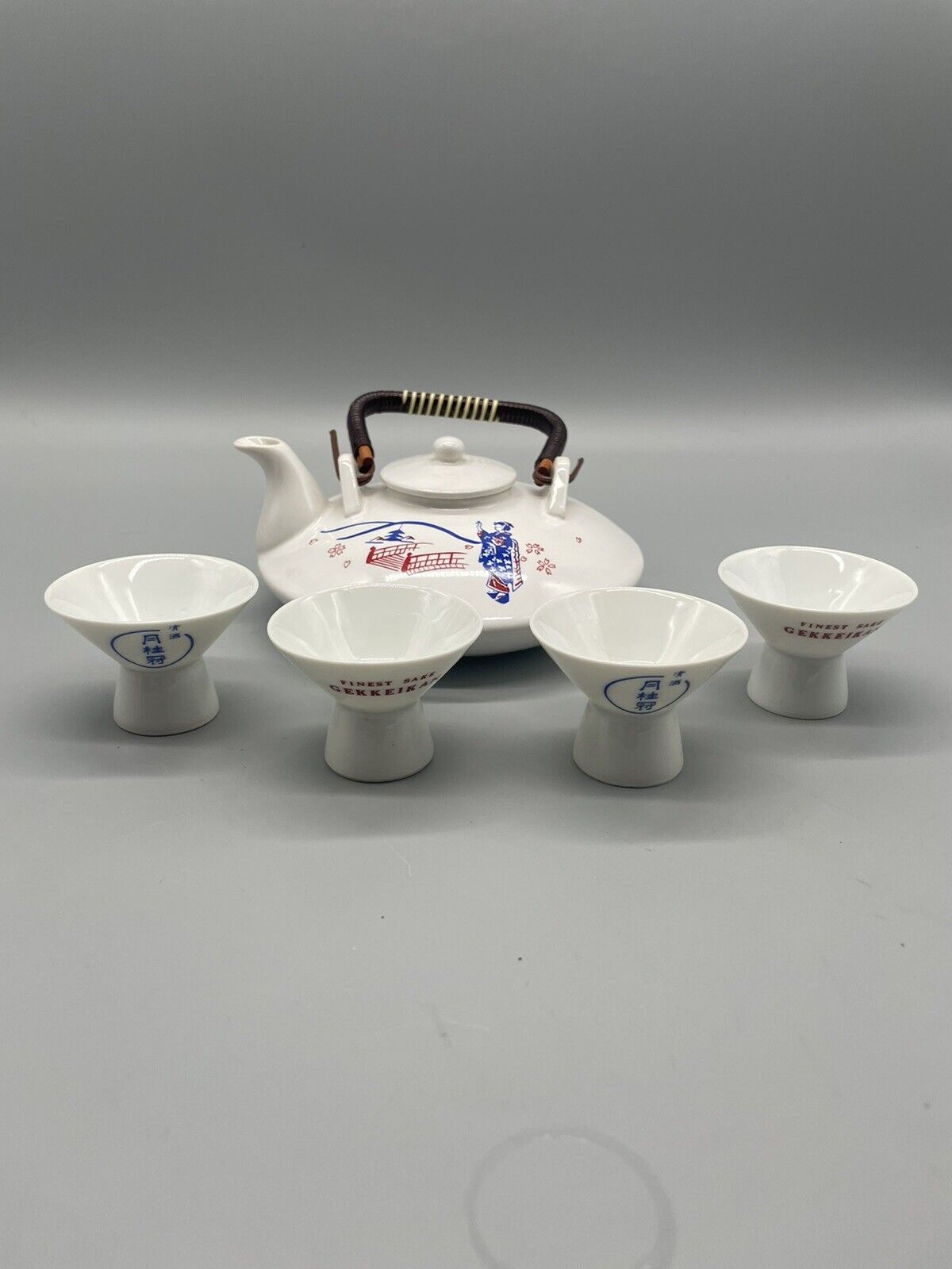 Finest Sake Gekkeikan Porcelain 5 Piece Set Made in Japan