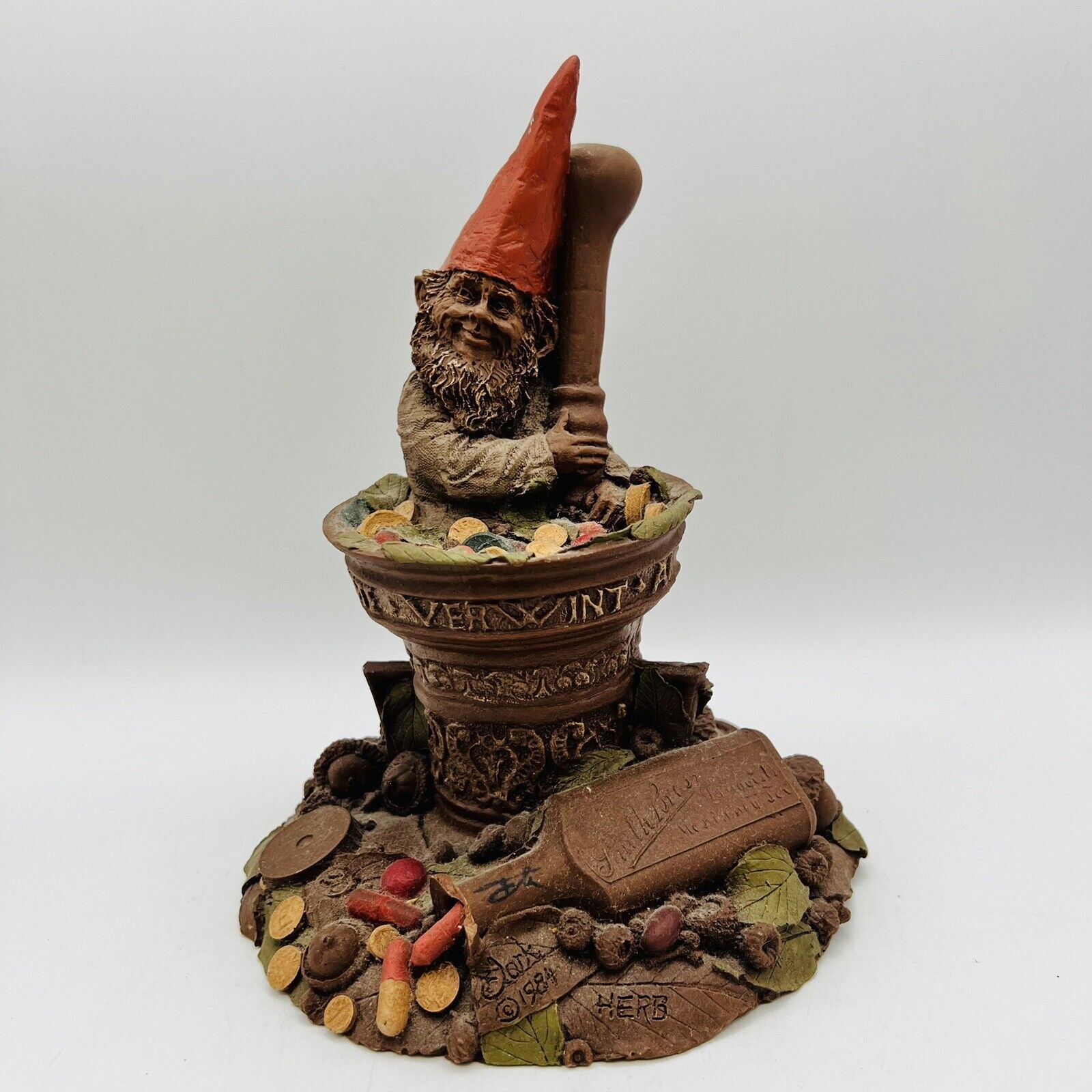 Tom Clark Herb Pharmacist Apothecary Mortar & Pestle Gnome Figurine & Story #84