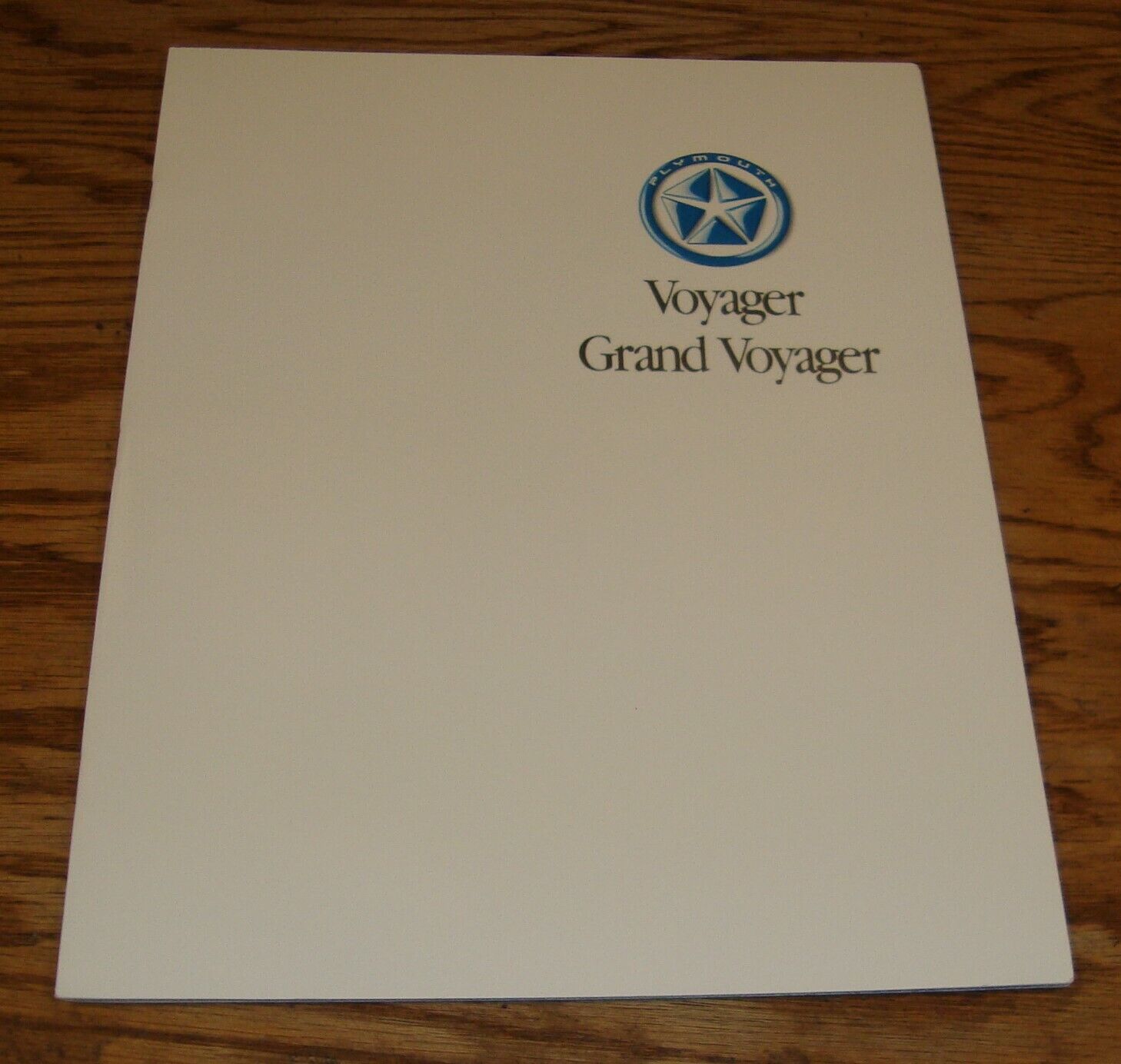 Original 1995 Plymouth Voyager & Grand Voyager Deluxe Sales Brochure 95