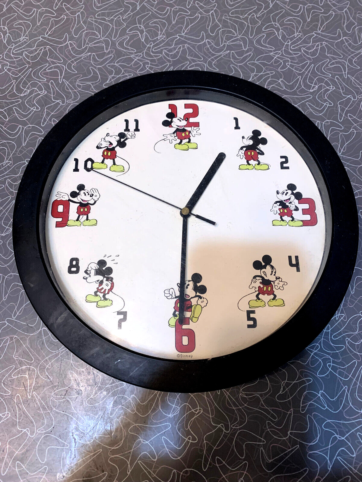Disney VINTAGE Kitchen Bedroom Living Room Mickey Mouse LARGE Round Wall Clock