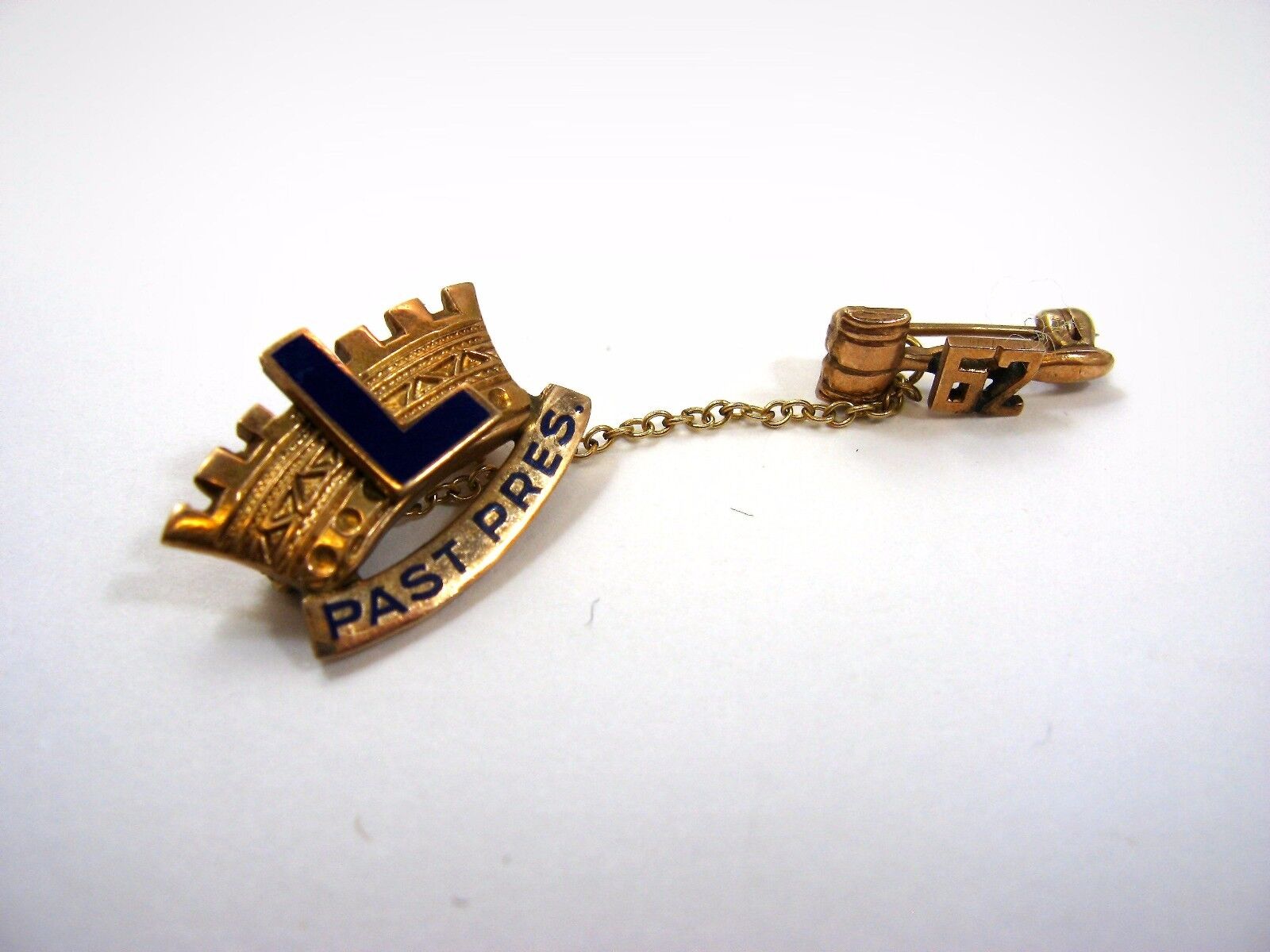 Vintage Collectible Pin: 10K Gold 1962 L Past President Crown & Gavel Design