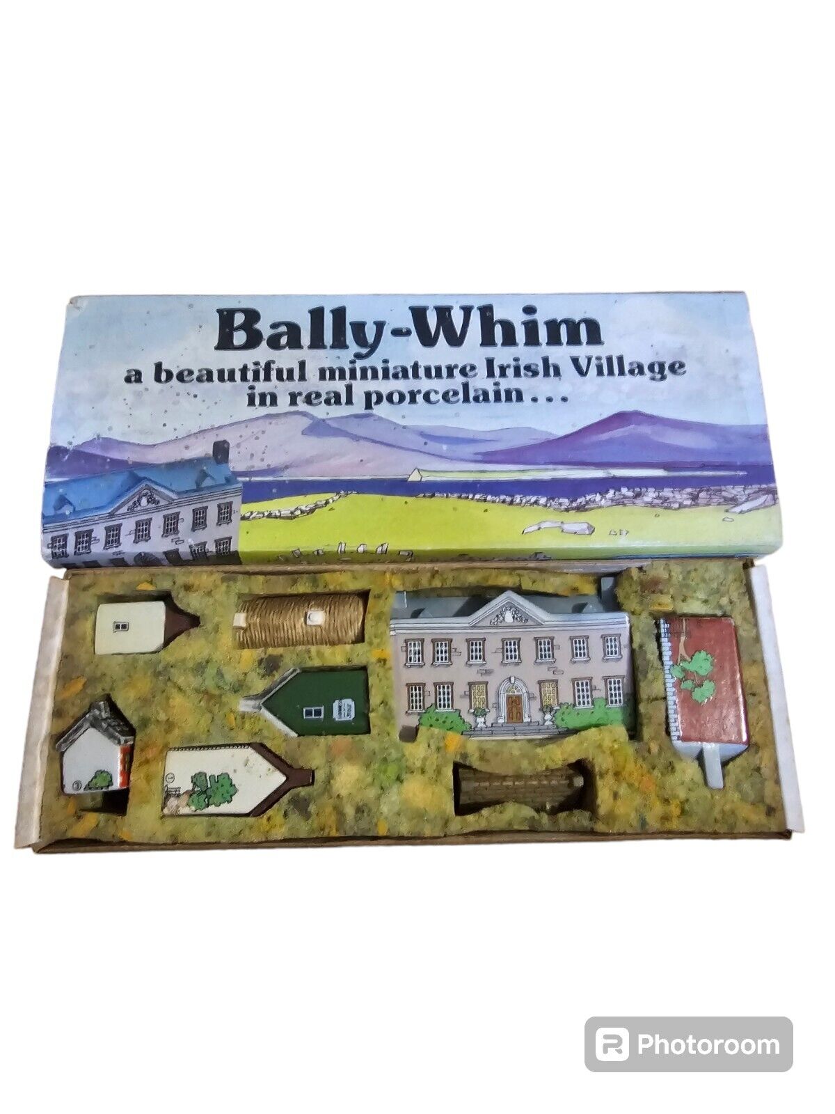 Vintage Wade Pottery Bally-Whim Miniature Irish Village set w/Original Box