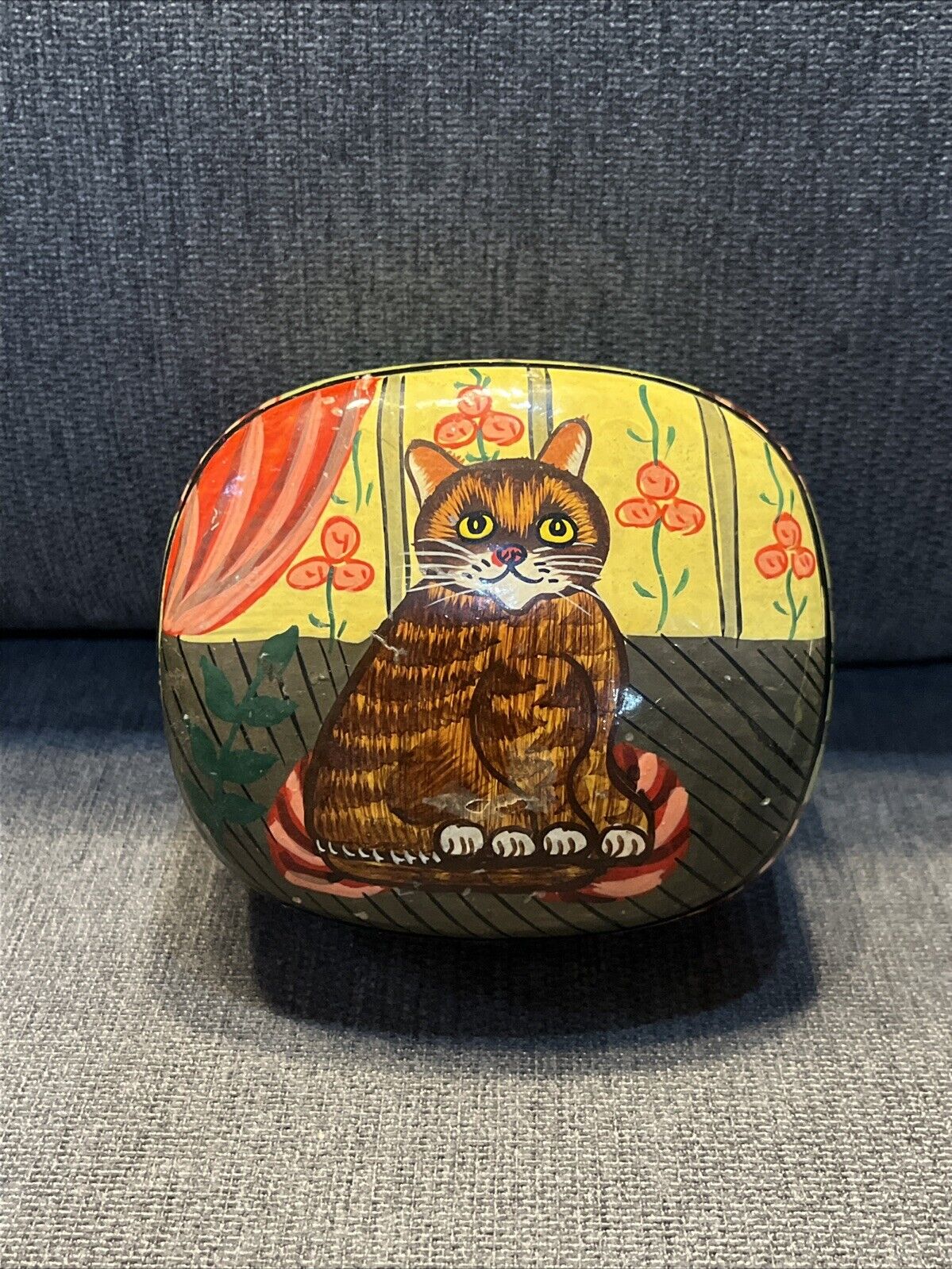 Vintage Hand Painted Cat Animal Paper Mache Lacquered Jewlery Trinket Box ~fs
