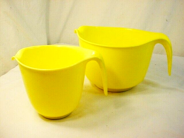 2 Vtg Rubbermaid 6 & 12 Cup Batter Bowl Grip & Mix Measuring Yellow Mixing FrShp