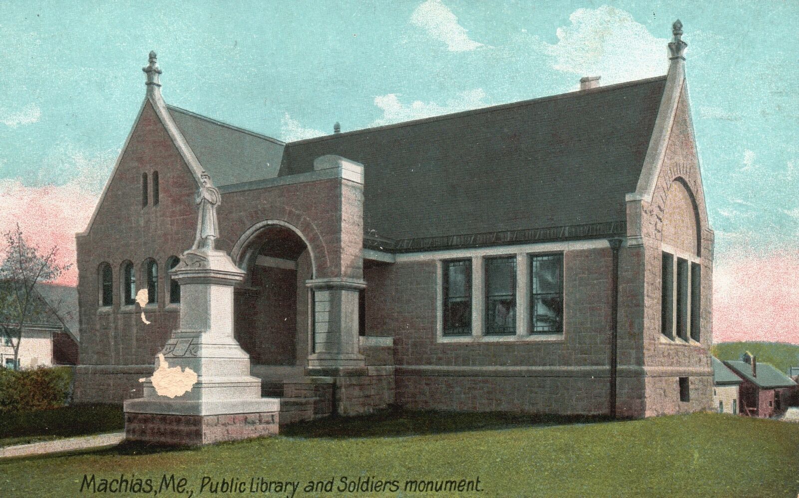 Vintage Postcard Public Libarary Building And Soldiers' Monument Machias Maine