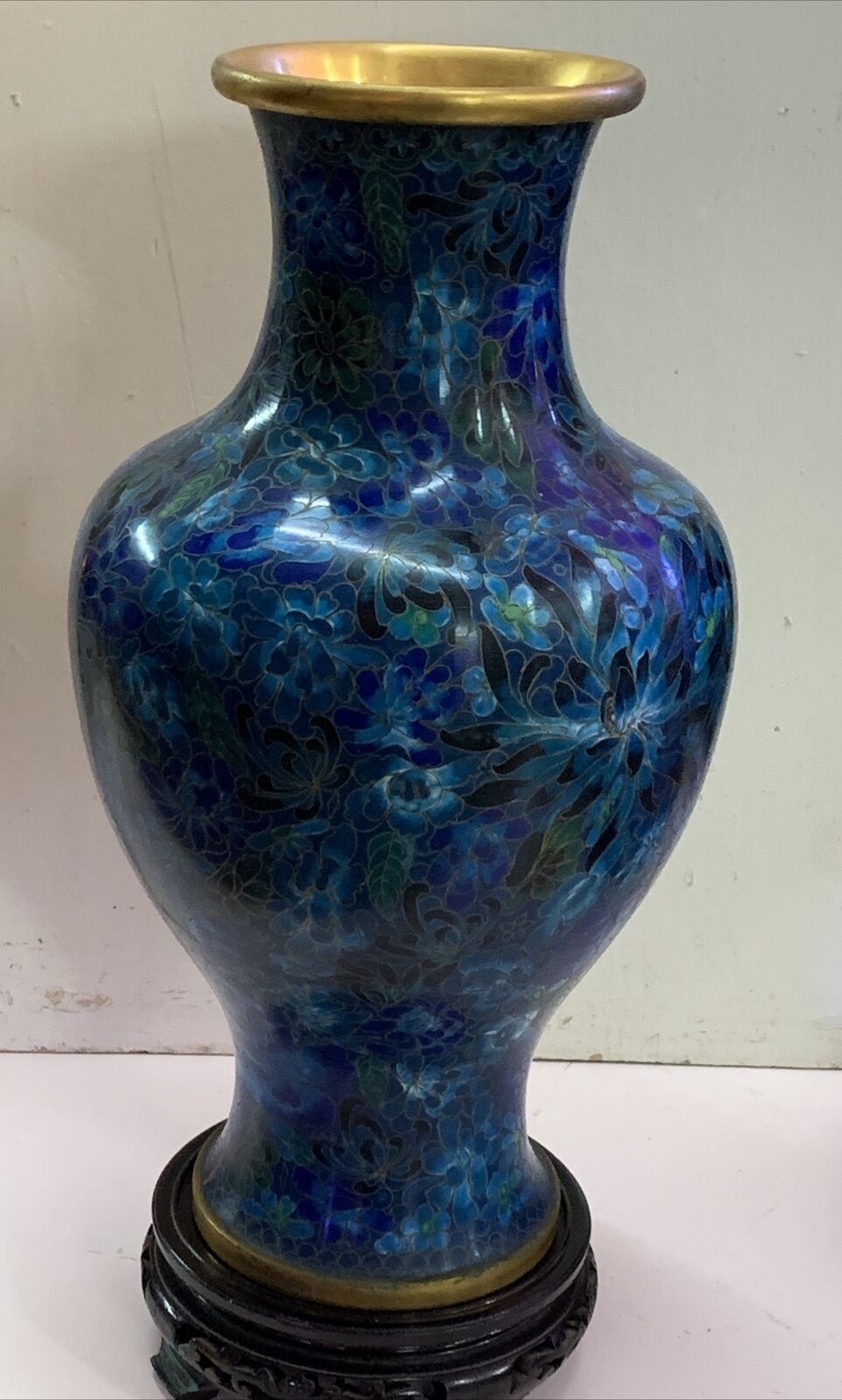 Gorgeous Chinese Cloisonne Multi-Shade Blue F Vase
