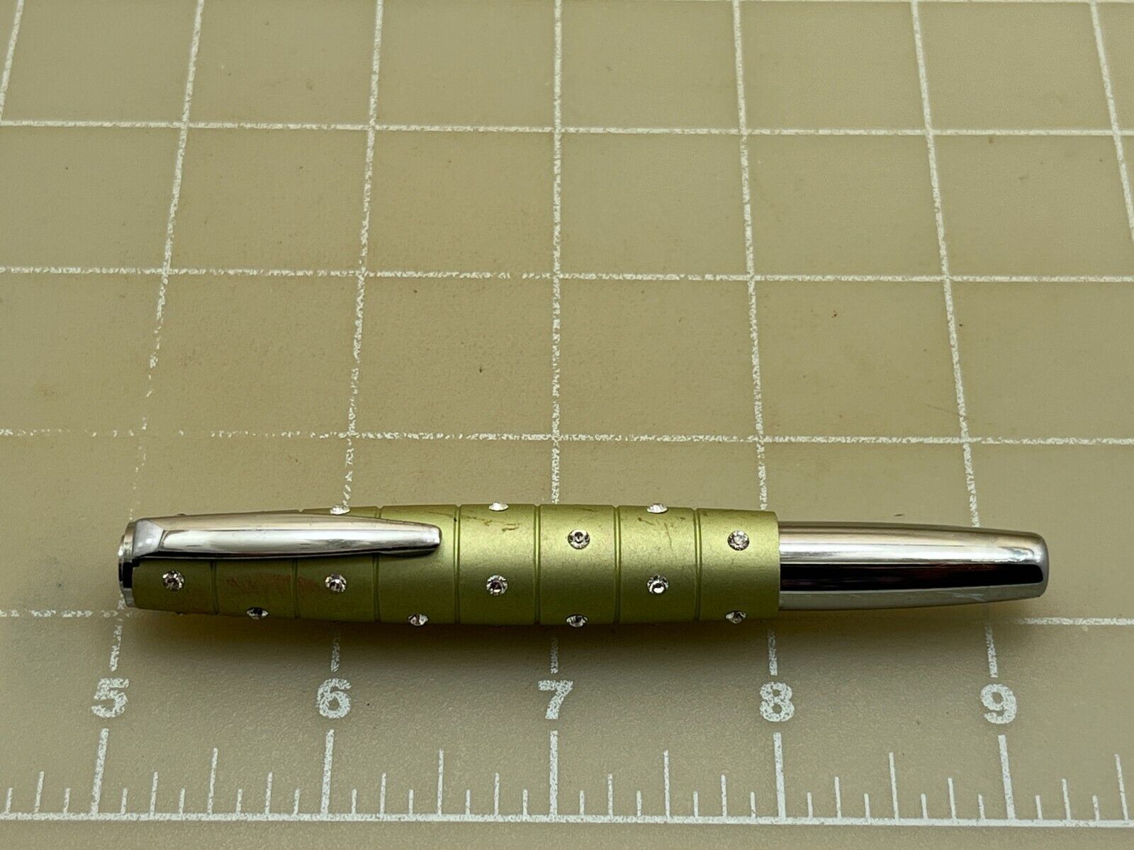 Judd\'s Very Nice Green Jeweled Online Mini Fountain Pen w/Fine Nib