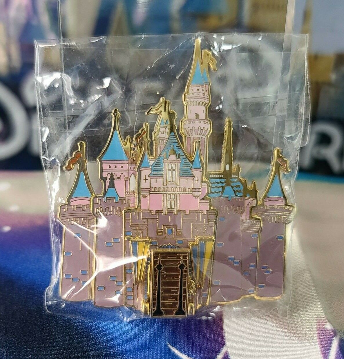 Disneyland Pin 6600 DLR Cast Exclusive Sleeping Beauty Castle Draw Bridge RARE