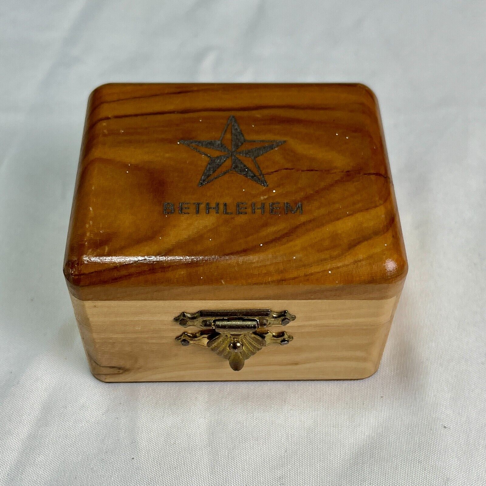 Vintage BETHLEHEM Star Olive Wood Hinged Trinket Box - Felt Bottom