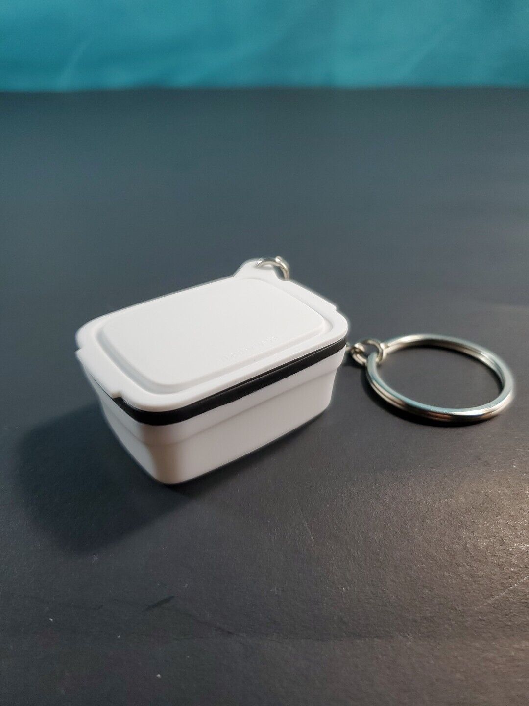 Tupperware Keychain Mini BreadSmart Smart Bread Box Travel Container Opens New