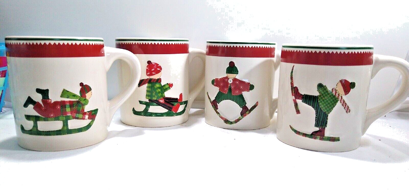 Winter /Holiday   Coffee/Hot Cocoa   Mugs  4pc set    Home