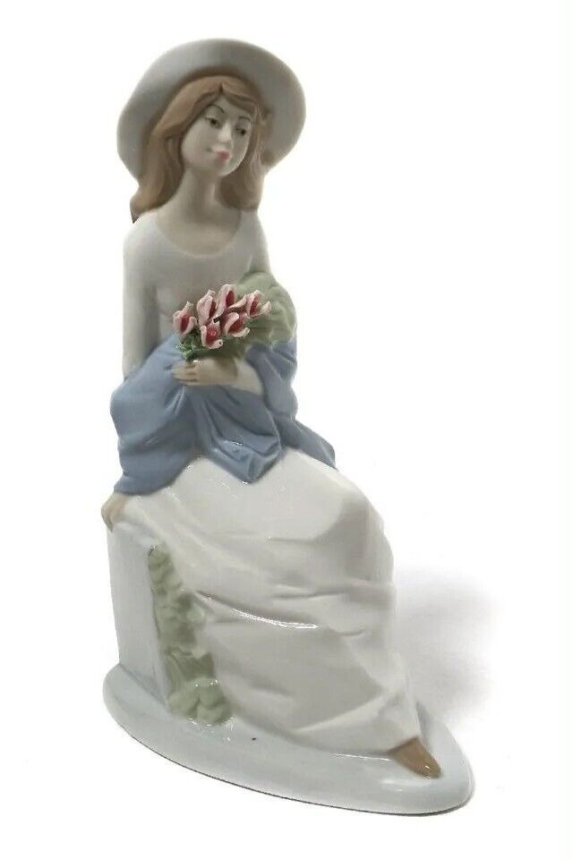 Vintage Spain Porcelain Figurine Mirmasu Girl With Flowers Underglaze Painting