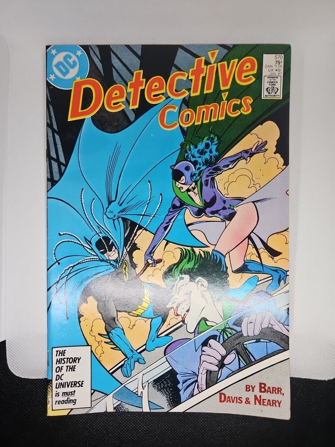 Detective Comics #570 (1987, DC Comics) Joker Catwoman Cover 