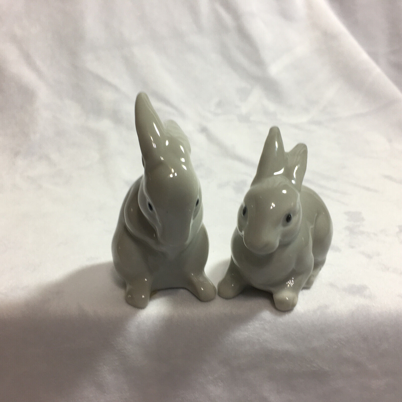 Vintage Ceramic Otagiri Grey Bunny Rabbits Pair Figurines 2.5\