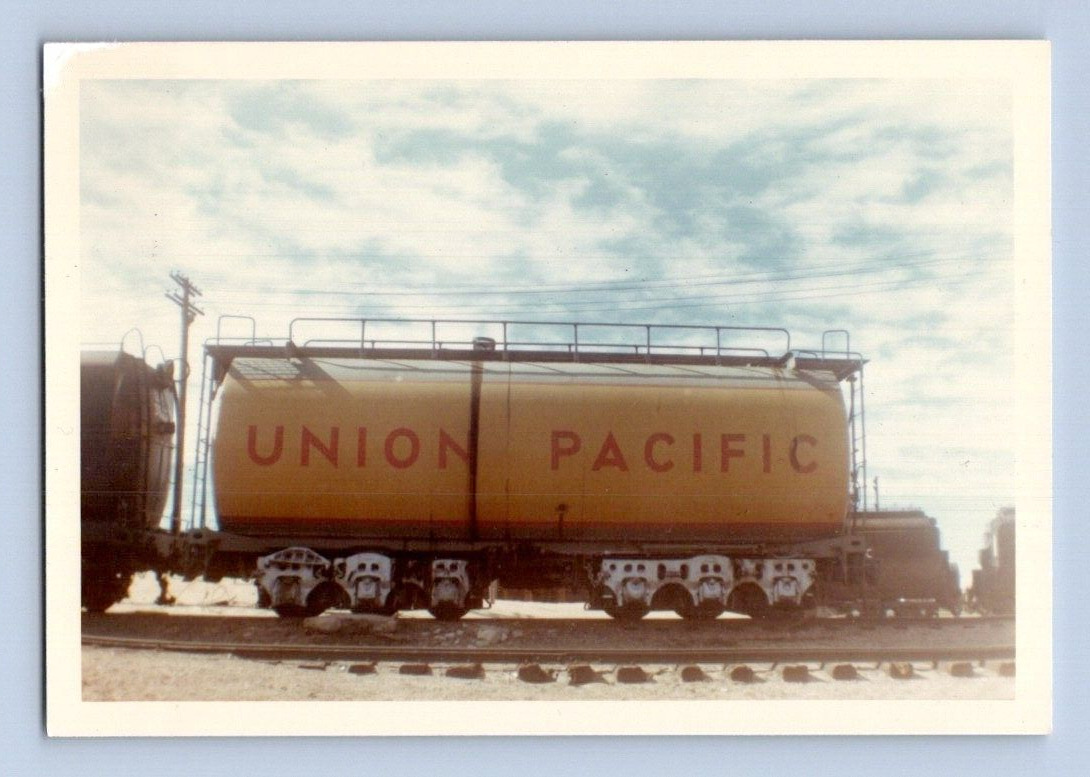 ORIG. 1950\'S UNION PACIFIC TANKER. 3.5X5  TRAIN PHOTO