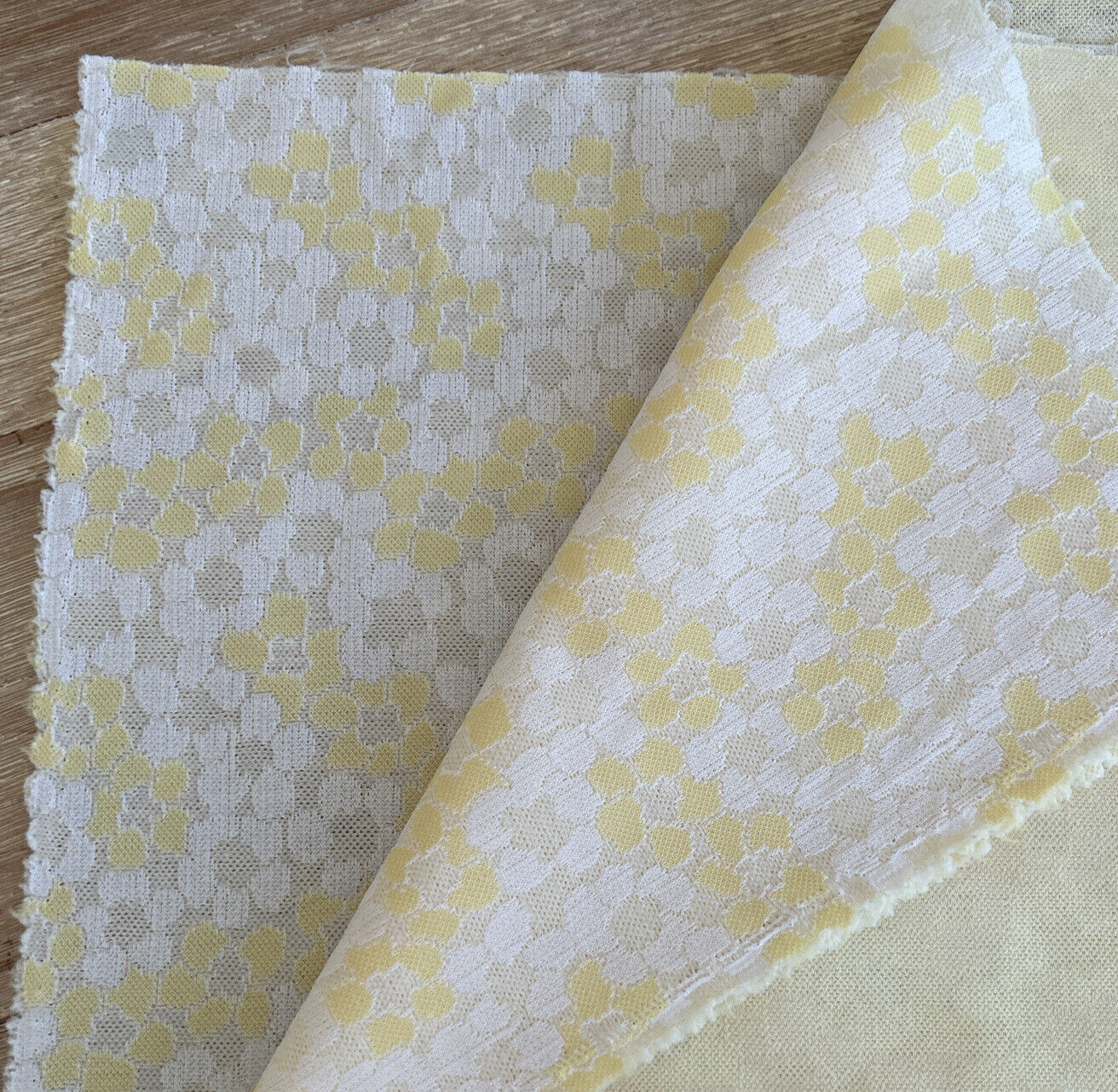 VTG Mid Century Modern MCM Yellow Floral Daisy Polyester Fabric 3 yds 108” x 64”