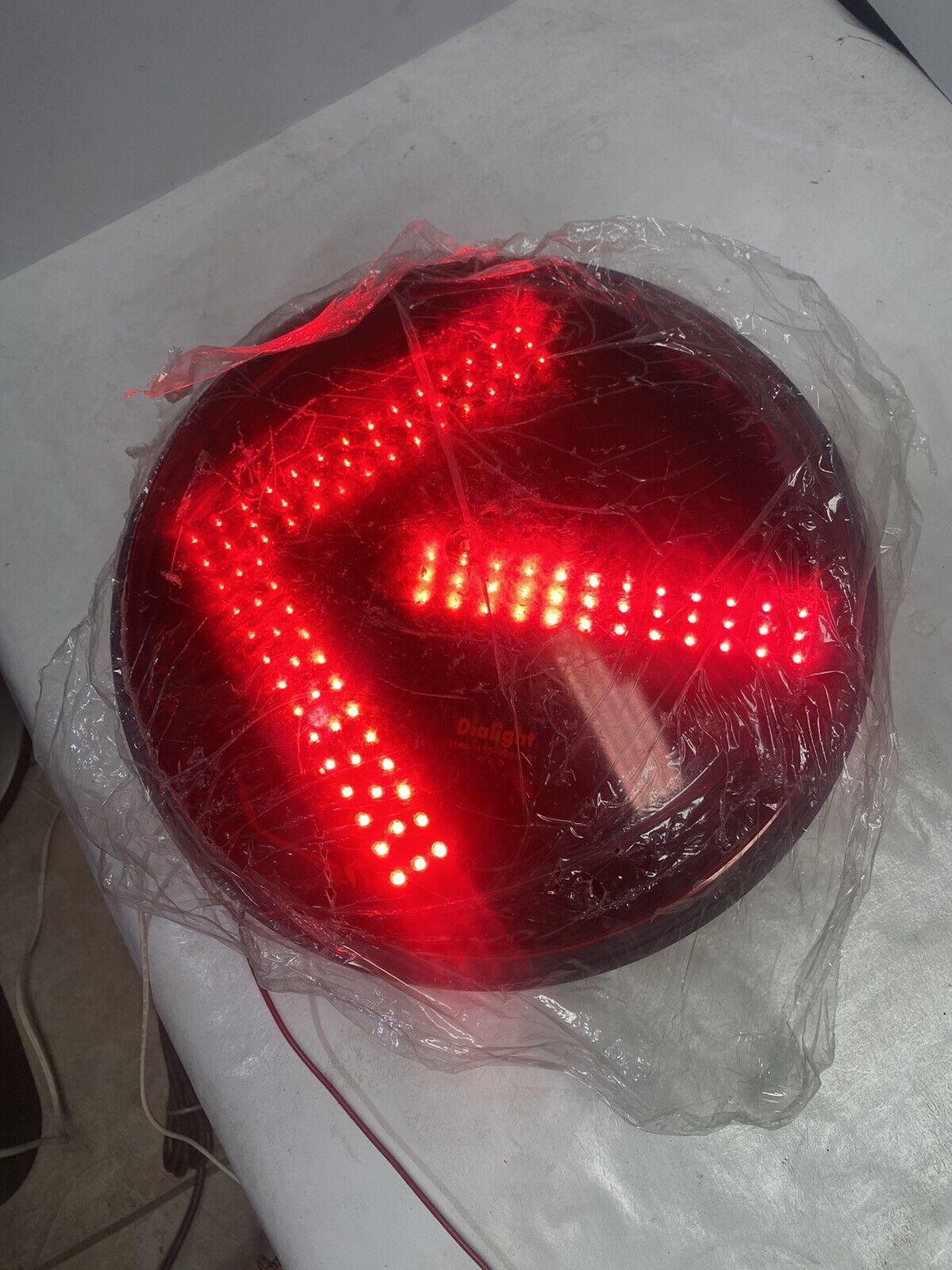 Dialight 12” LED Red Arrow Traffic Signal Light W/ Gasket # 432-1314-001 New #1