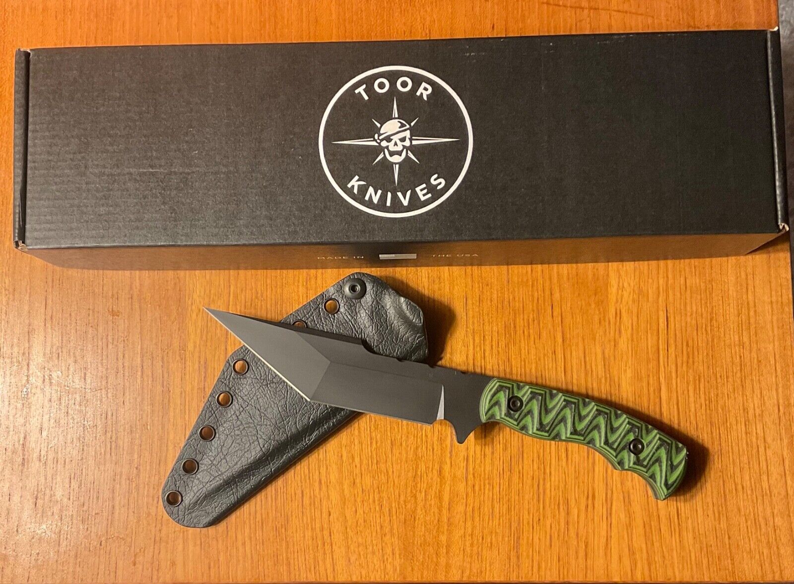 Toor Knives Tanto - Black KG Gunkote Finished Blade / CPM-S35VN / Phosphor Green