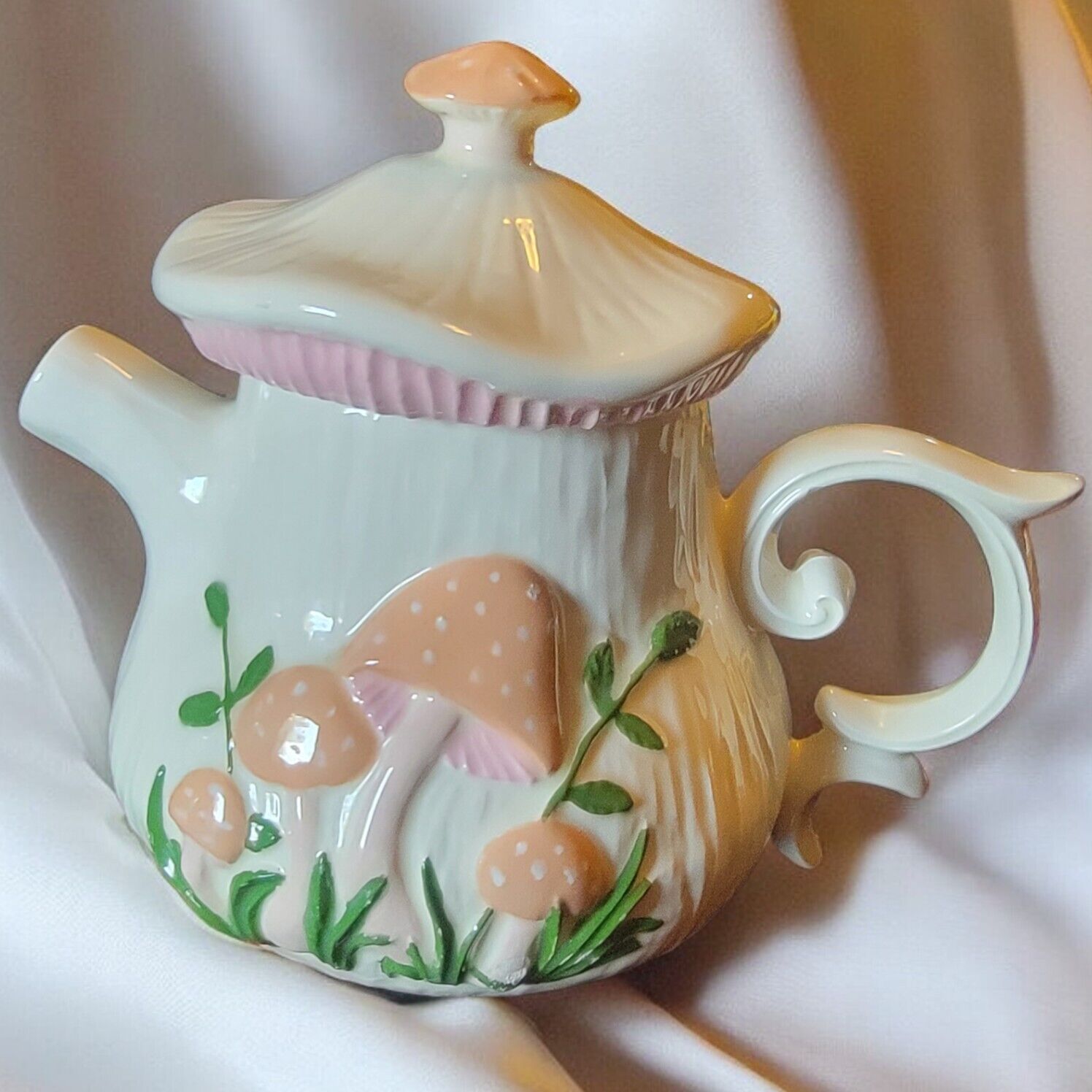 Vintage Arnel's Short Ceramic Mushroom Teapot With Lid Pink and White