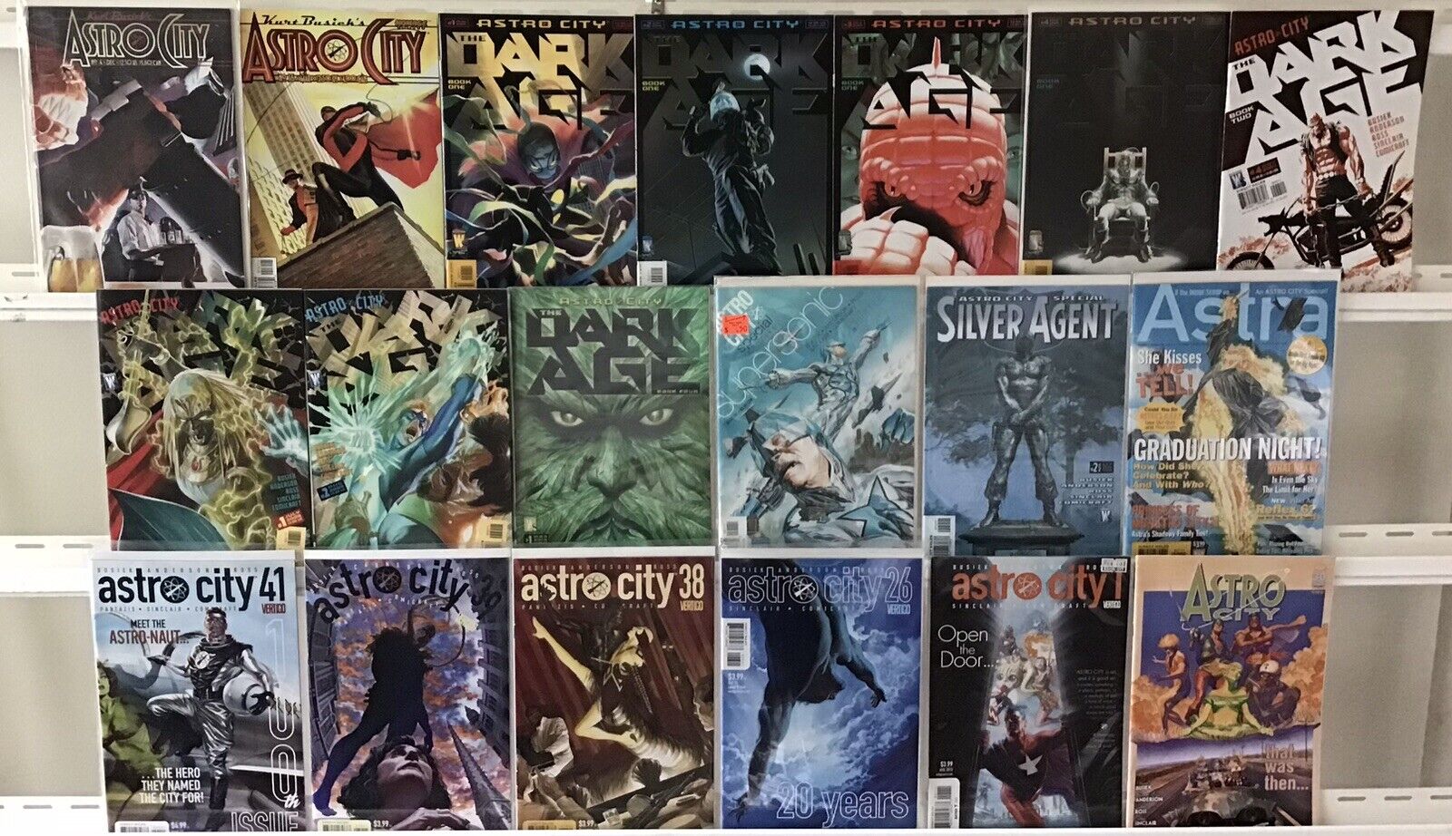 Astro City Comic Book Lot Of 19