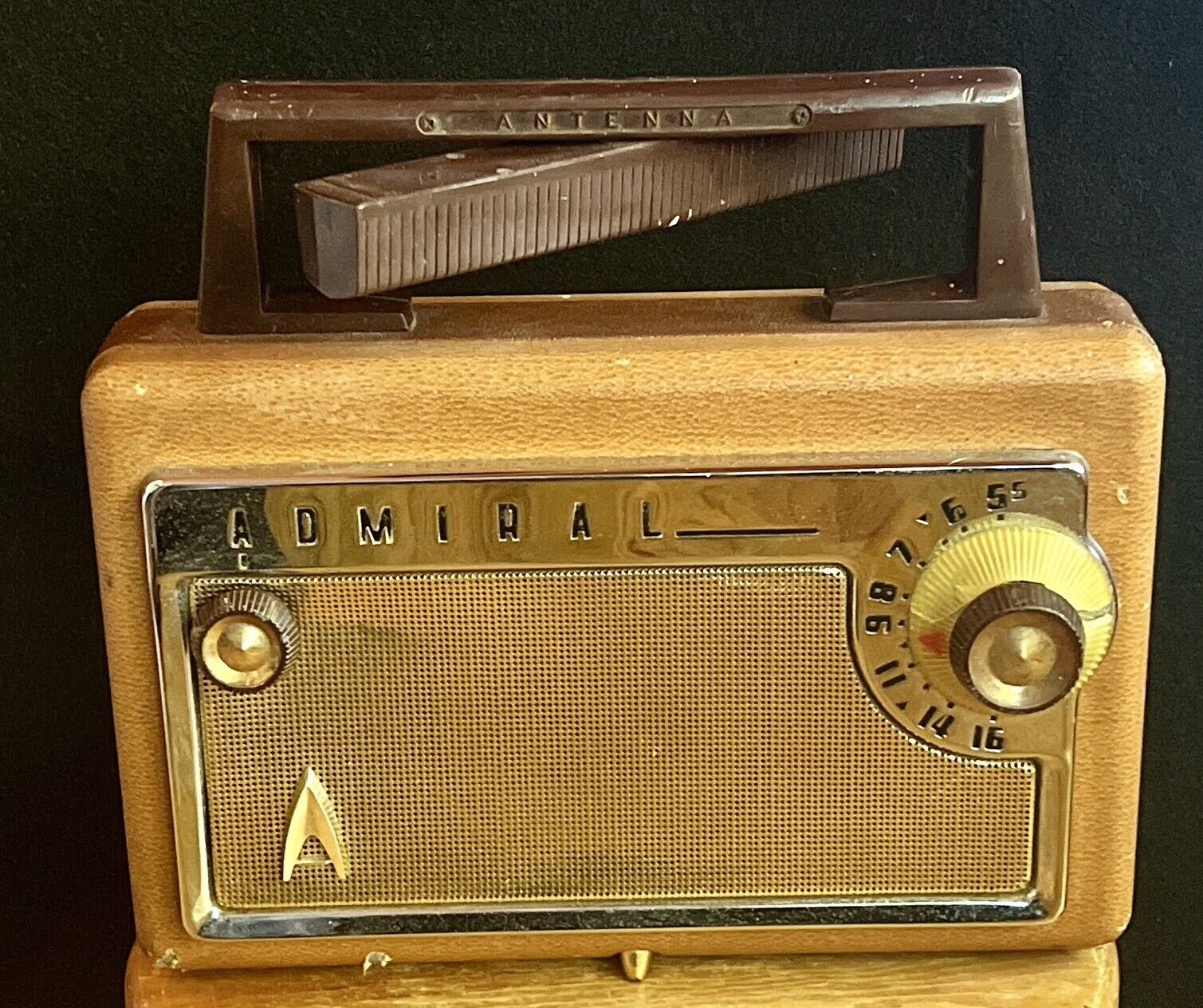 1957 Vintage Admiral Transistor Radio • Model 237 Portable Radio Does Not Work