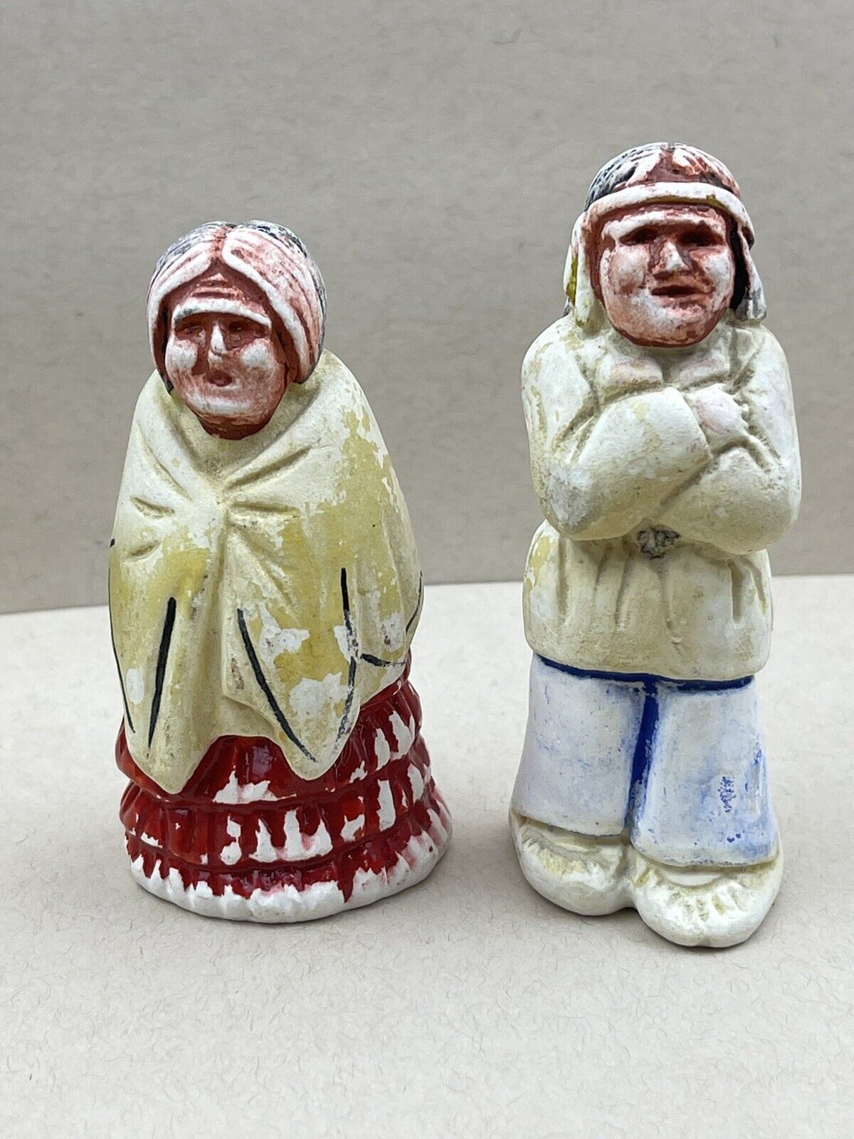 Vintage Antique? 1920s/30s Unbranded Native American couple salt/pepper shakers
