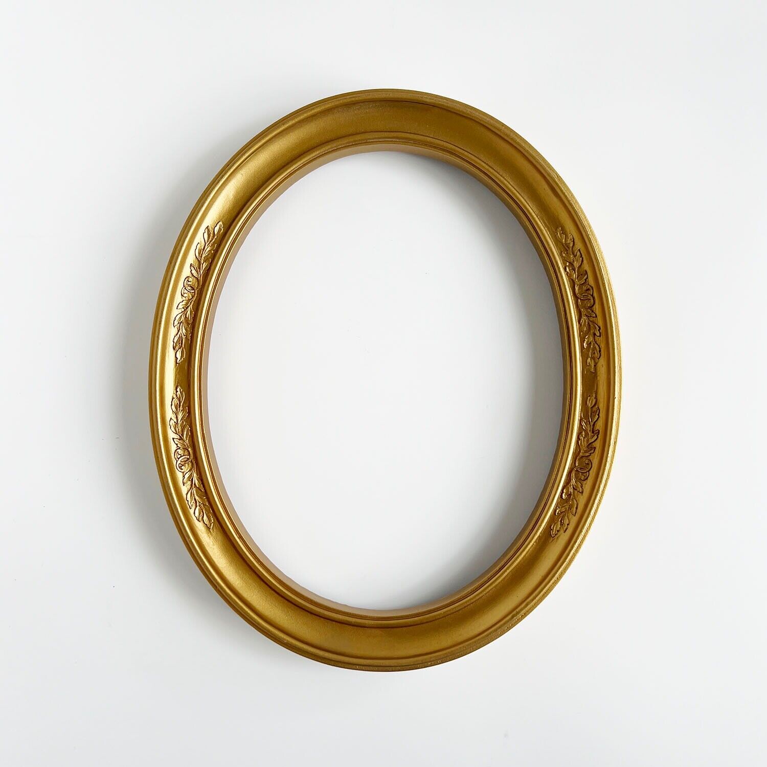 Vintage Gold Tone Oval Picture Frame w. Glass 11x9x1  Floral Relief Antique Gold