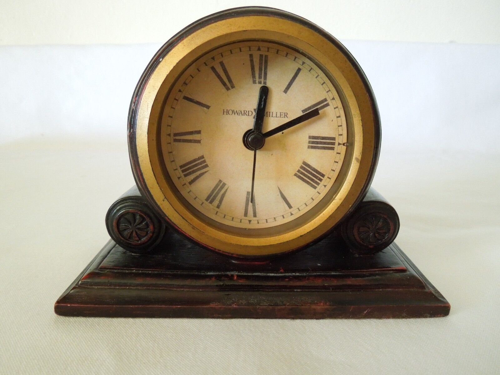 Howard Miller Desk Clock Antique Style Faux Wood Silent Run Glass Lens 645-411