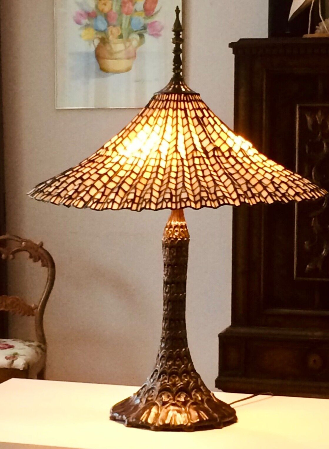 Beautiful Tiffany style Lamp, ( Replica)  Mid-Century 1950s, Exciting Provenance