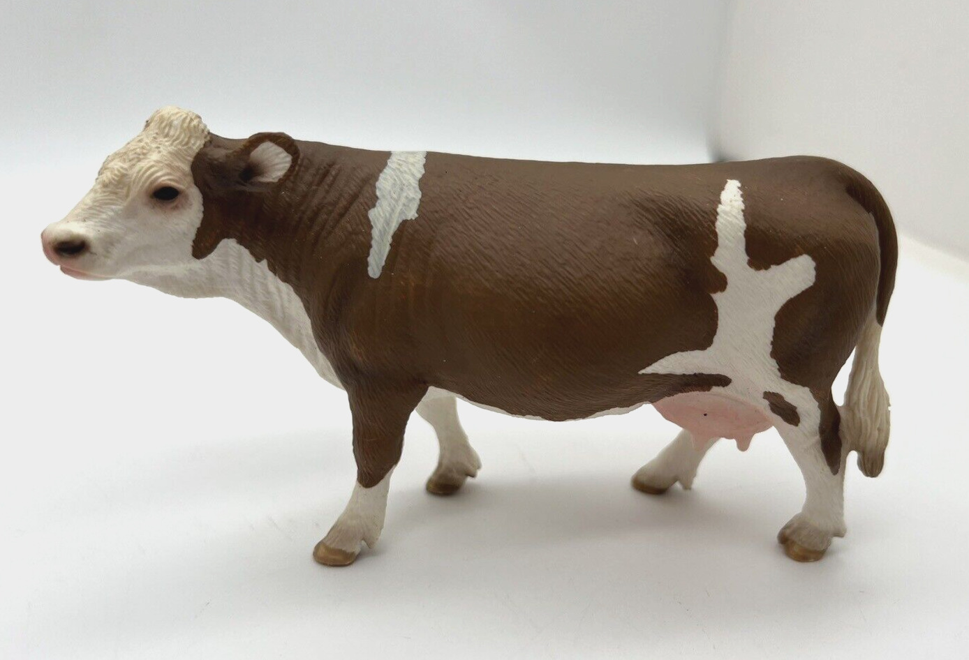 Schleich Simmental Dairy Farm Cow Figure Toy Brown & White 2008 D-73527 Retired