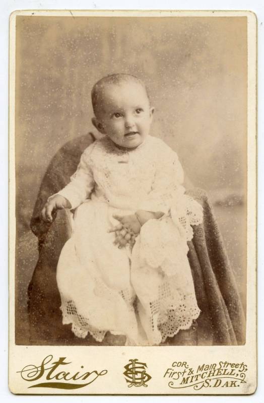 Original Cabinet Photo-Mitchell South Dakota-Baby-Long Dress-Nice Cute Smile