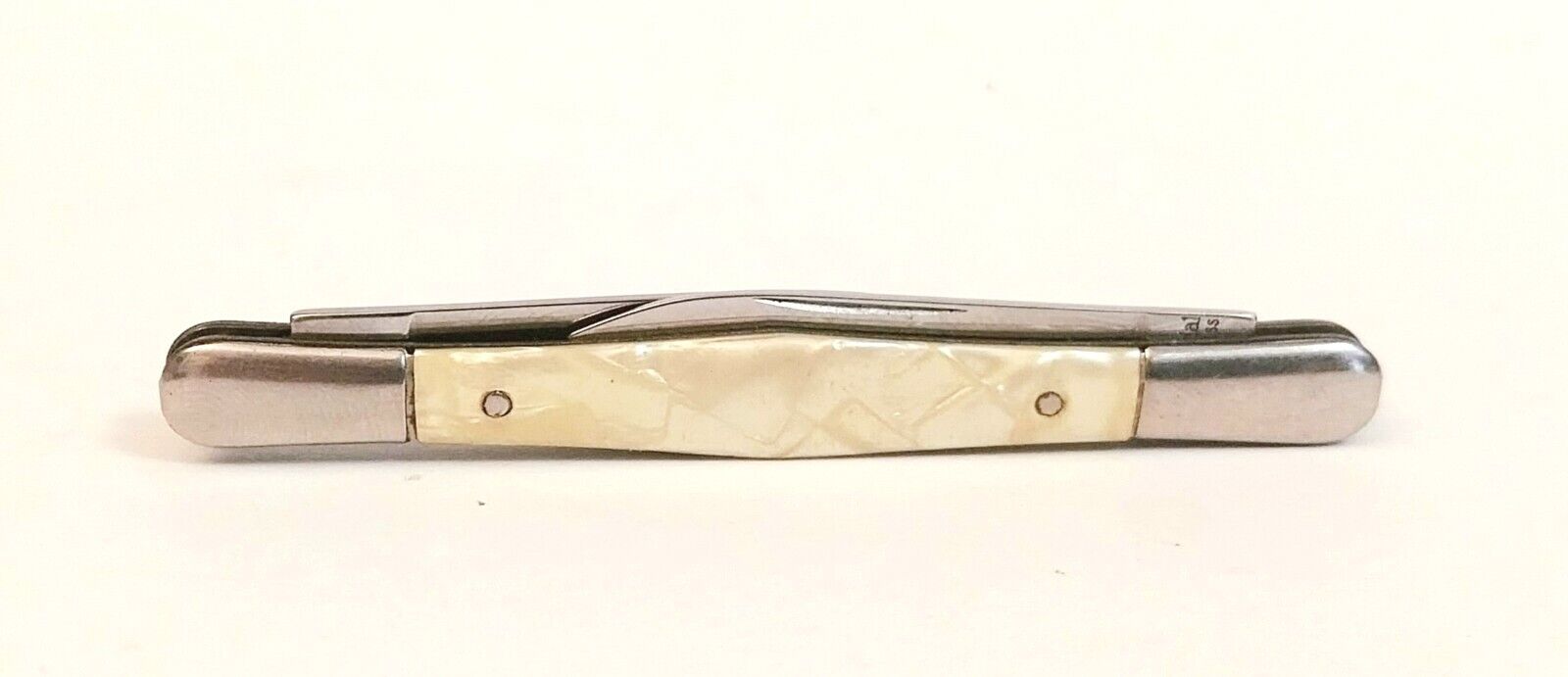 Vintage Imperial Pocket Knife 2 Blade Knife Mother Of Pearl Plastic Handle USA