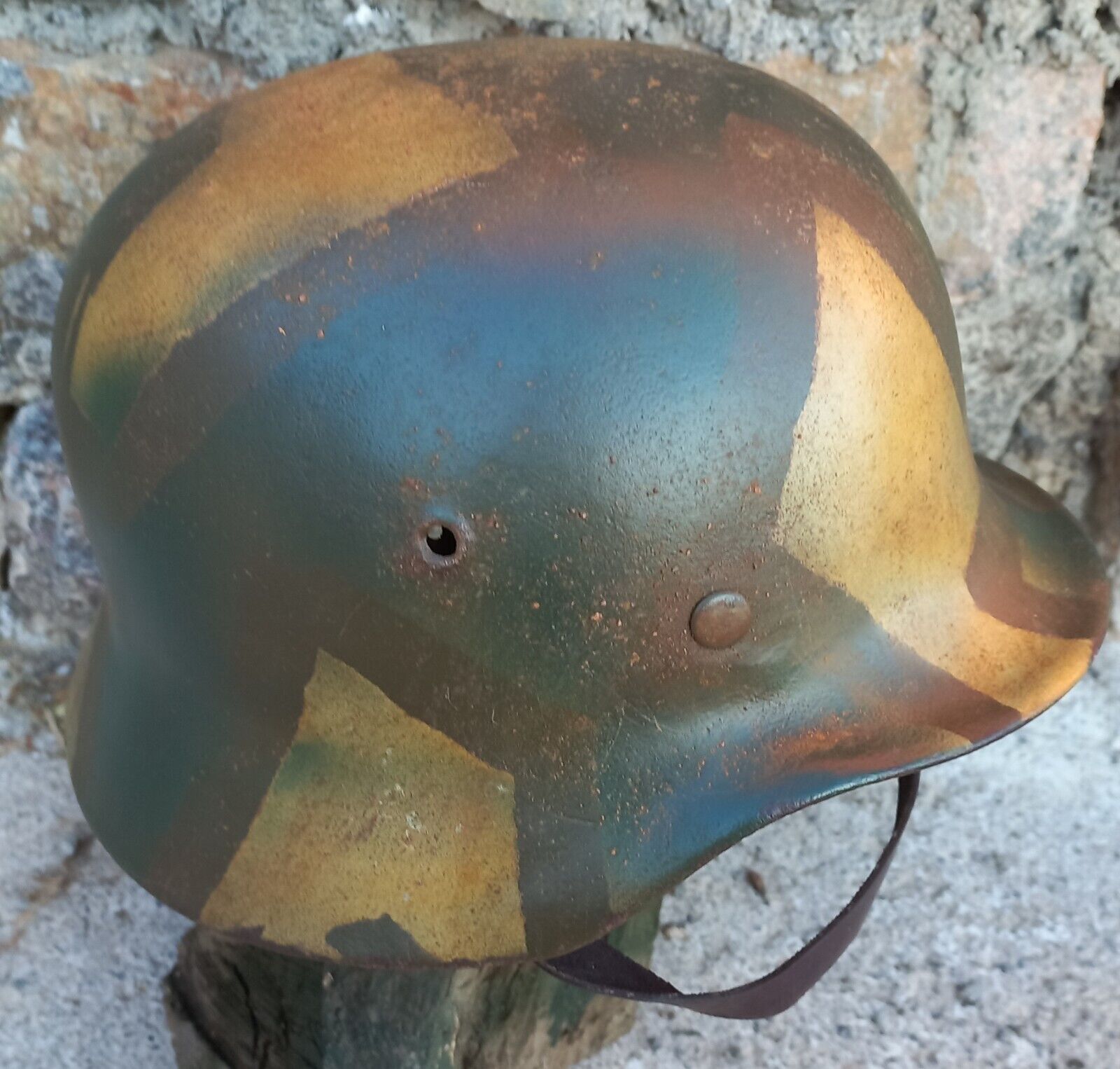 Helmet Steel  WW2  Germany M-40. size 64.