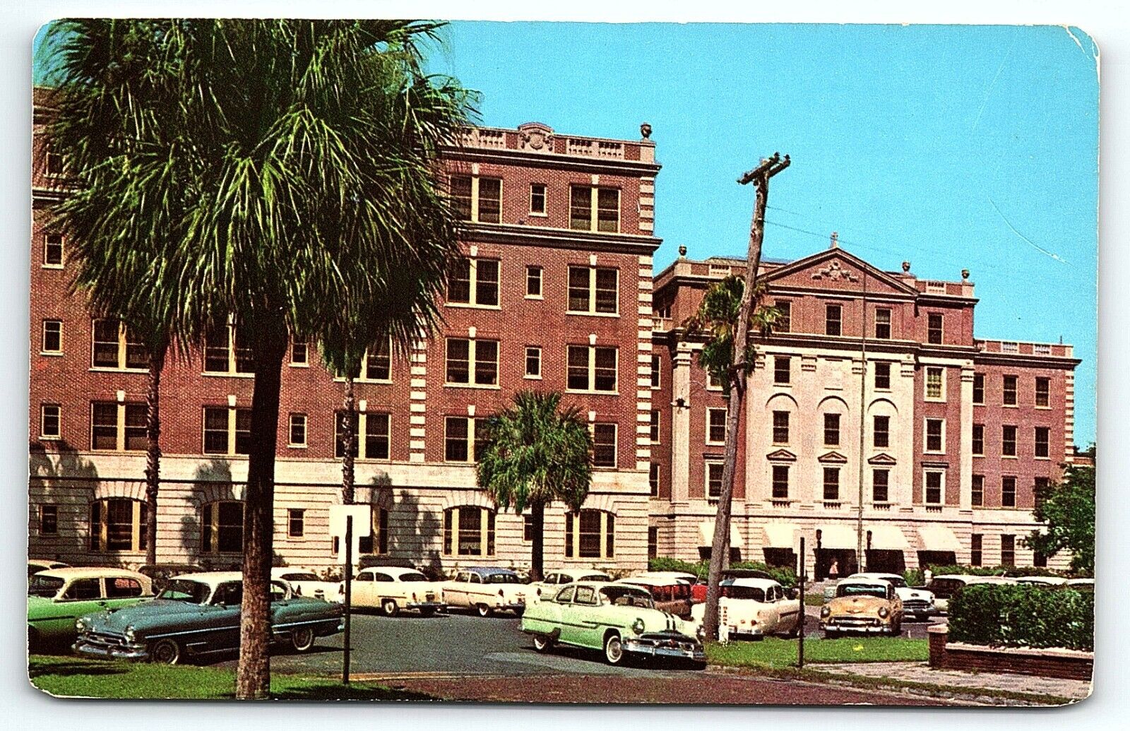 1950s JACKSONVILLE FL SAINT VINCENT'S HOSPITAL STREET VIEW AUTOS POSTCARD P3068