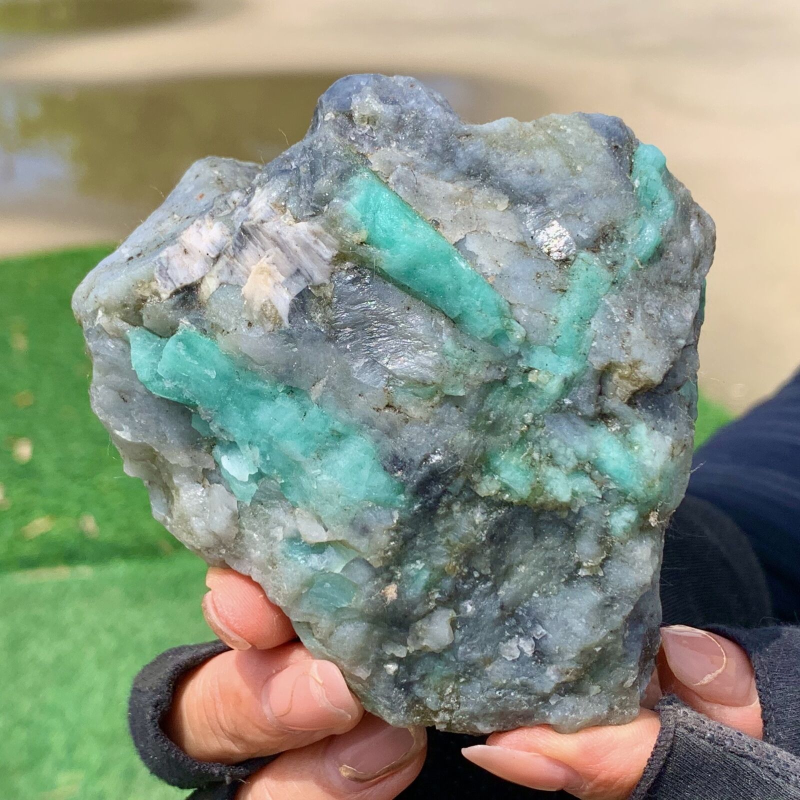 389G Natural Rare Emerald Gem CrystalMineral Specimen/China