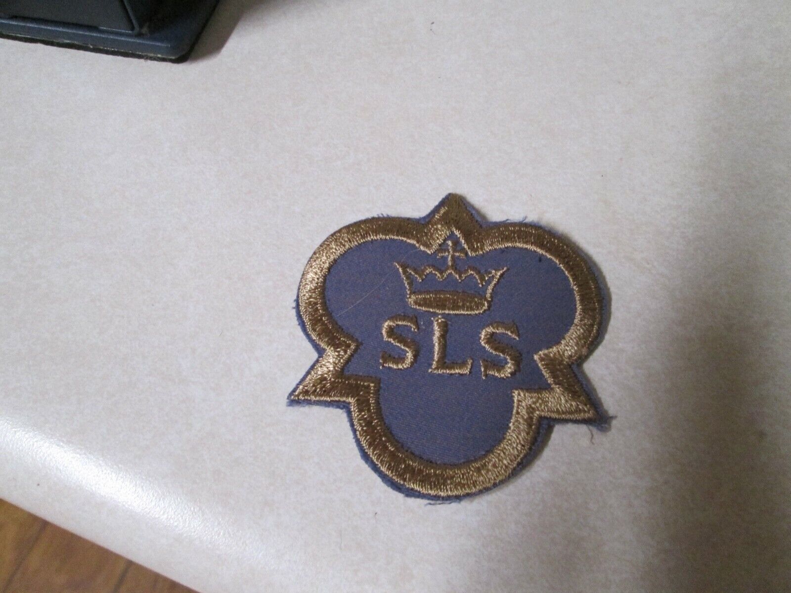 PATCH OLDER SEW ON SLS CROWN SECURITY LIGHTER COLORED 