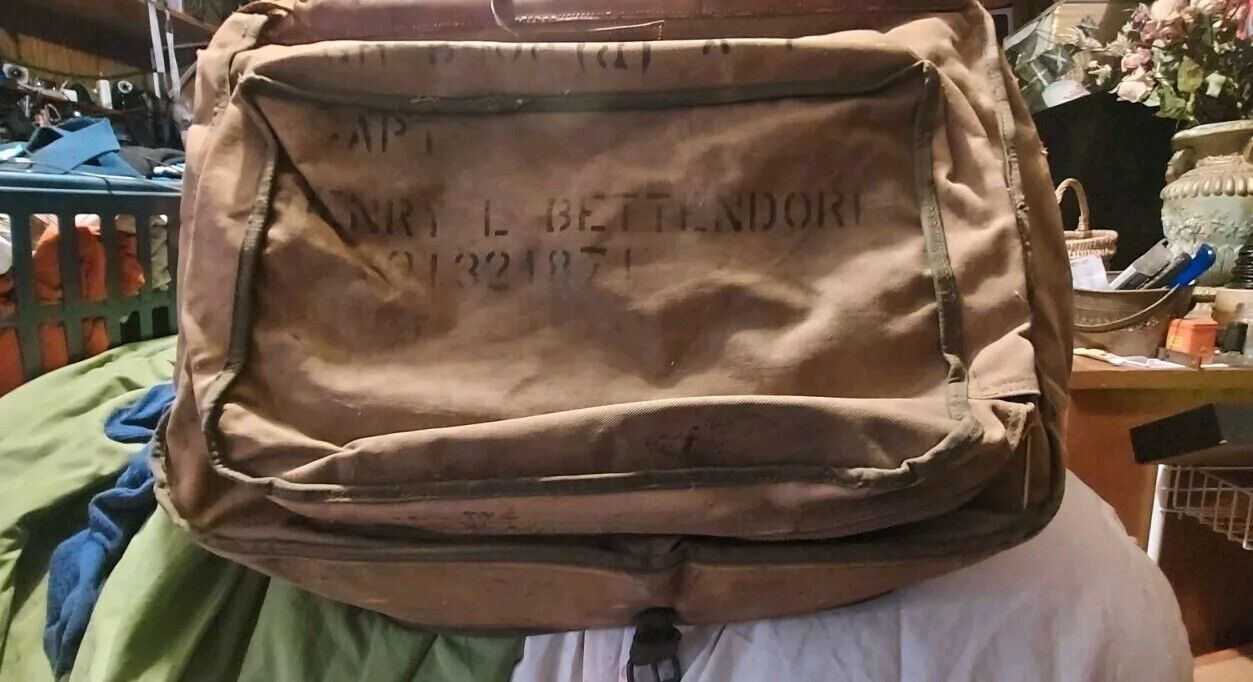 WWII U.S. Army Officer Travel Garment Bag With stencil Of Signed Soldier
