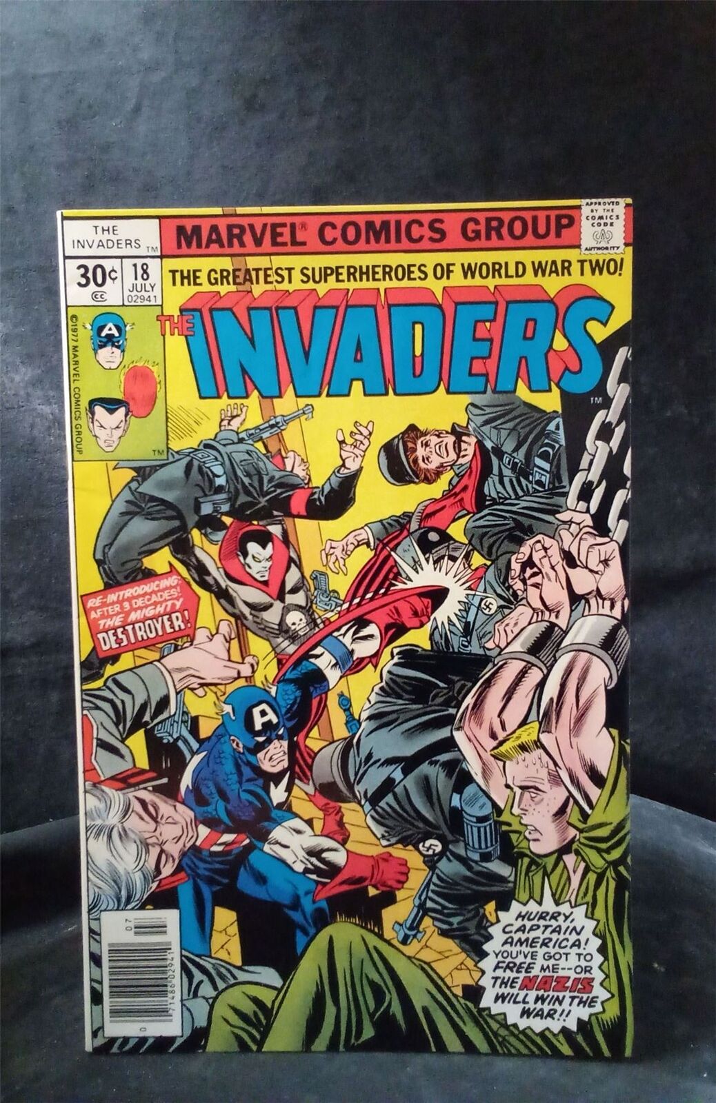 The Invaders #18 1977 Marvel Comics Comic Book 