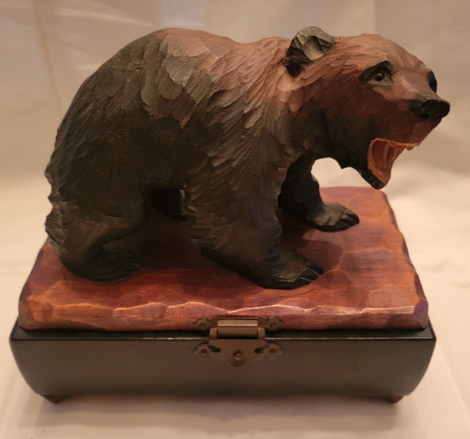 Antique (1930s) Hand-Carved Black Forest Bear (TOW) Cigarette/Music Box (ehp21)