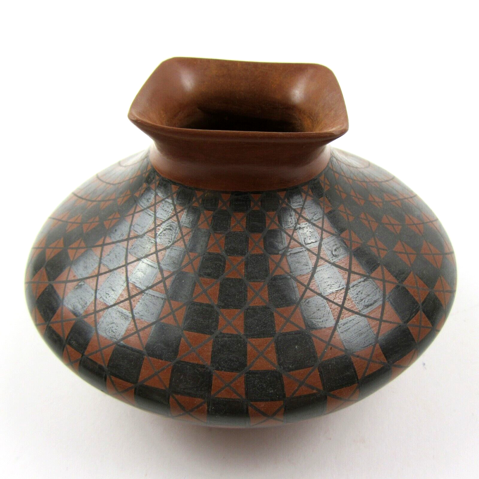 VINTAGE Mata Ortiz pottery YOLY LEDEZMA black checkered Pot vase Signed 6\