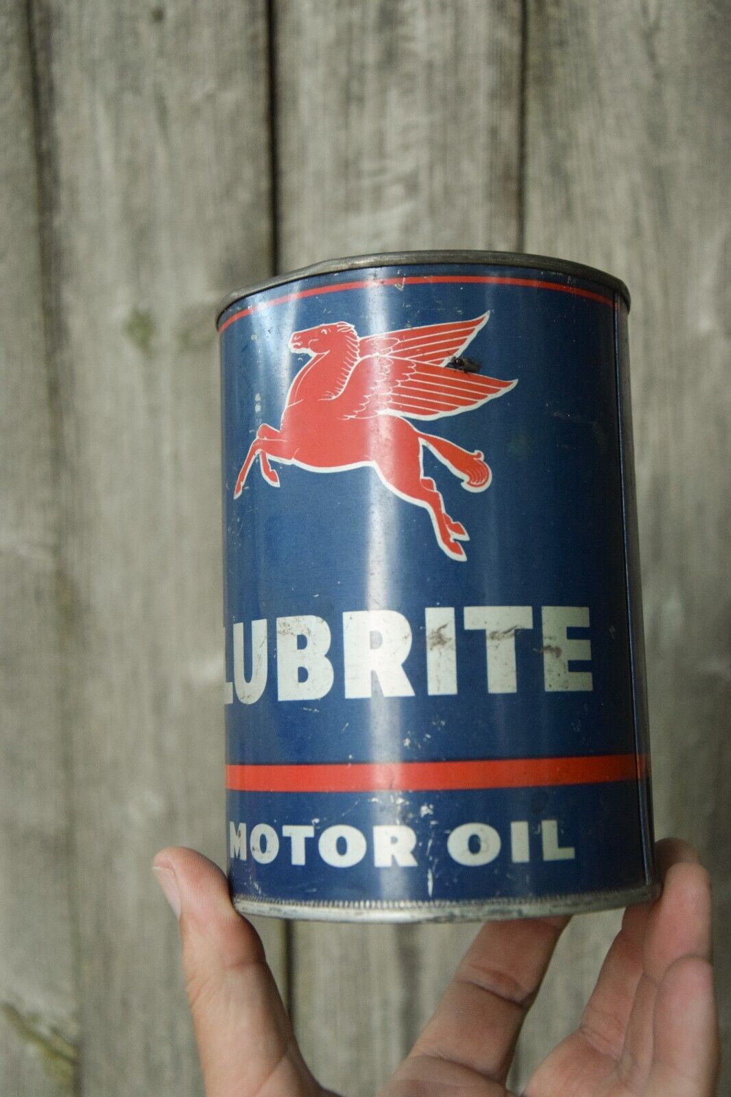 1960s ONE QUART PEAGASUS FLYING HORSE LUBRITE MOTOR OIL MOBIL METAL CAN SIGN