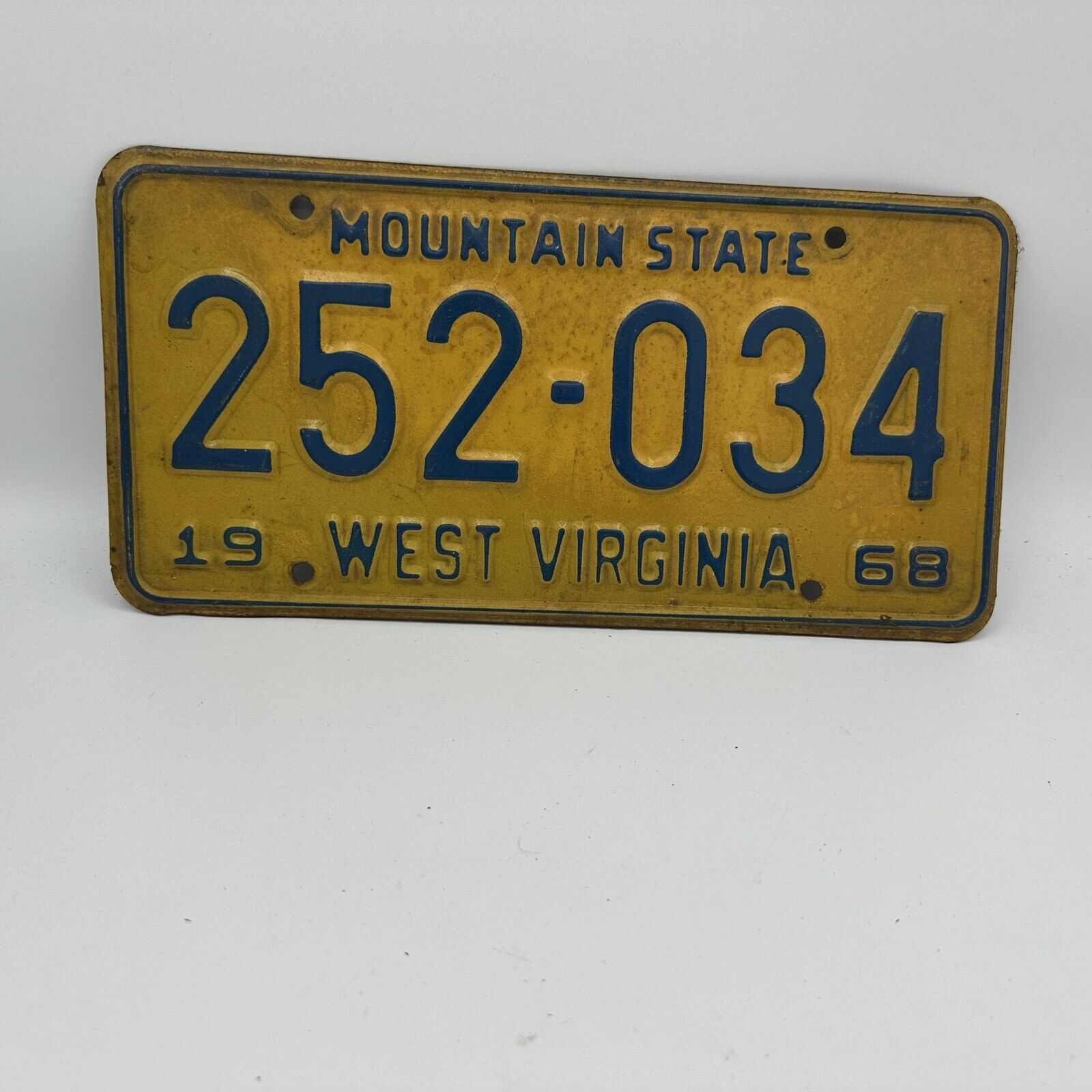 Vintage 1968 West Virginia license plate 252-034