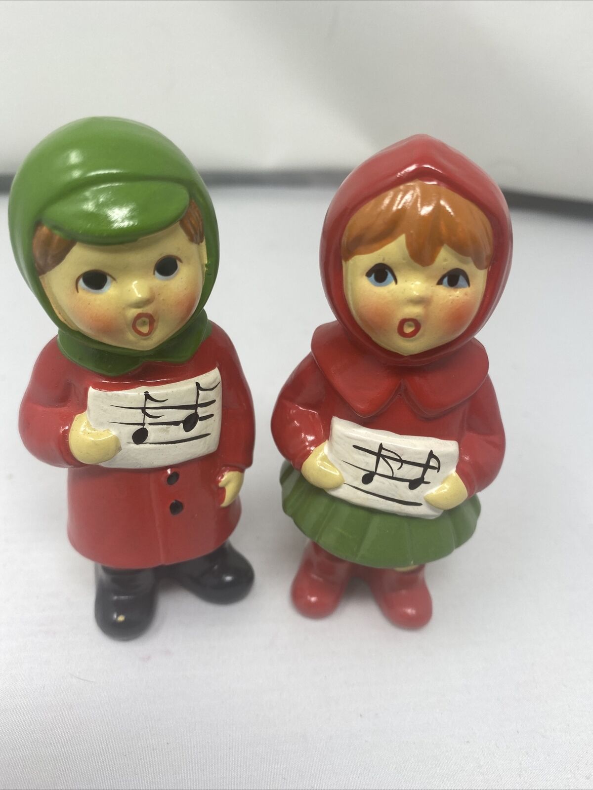 Vtg Christmas CAROLERS Singing 2 Figurines BOY GIRL Music Sheet. Beautiful