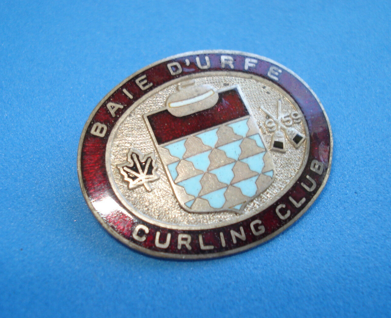 Vtg 1959 BAIE D\'URFE Ice CURLING CLUB Team Pin Canada Badge Award Enamel 1.25\