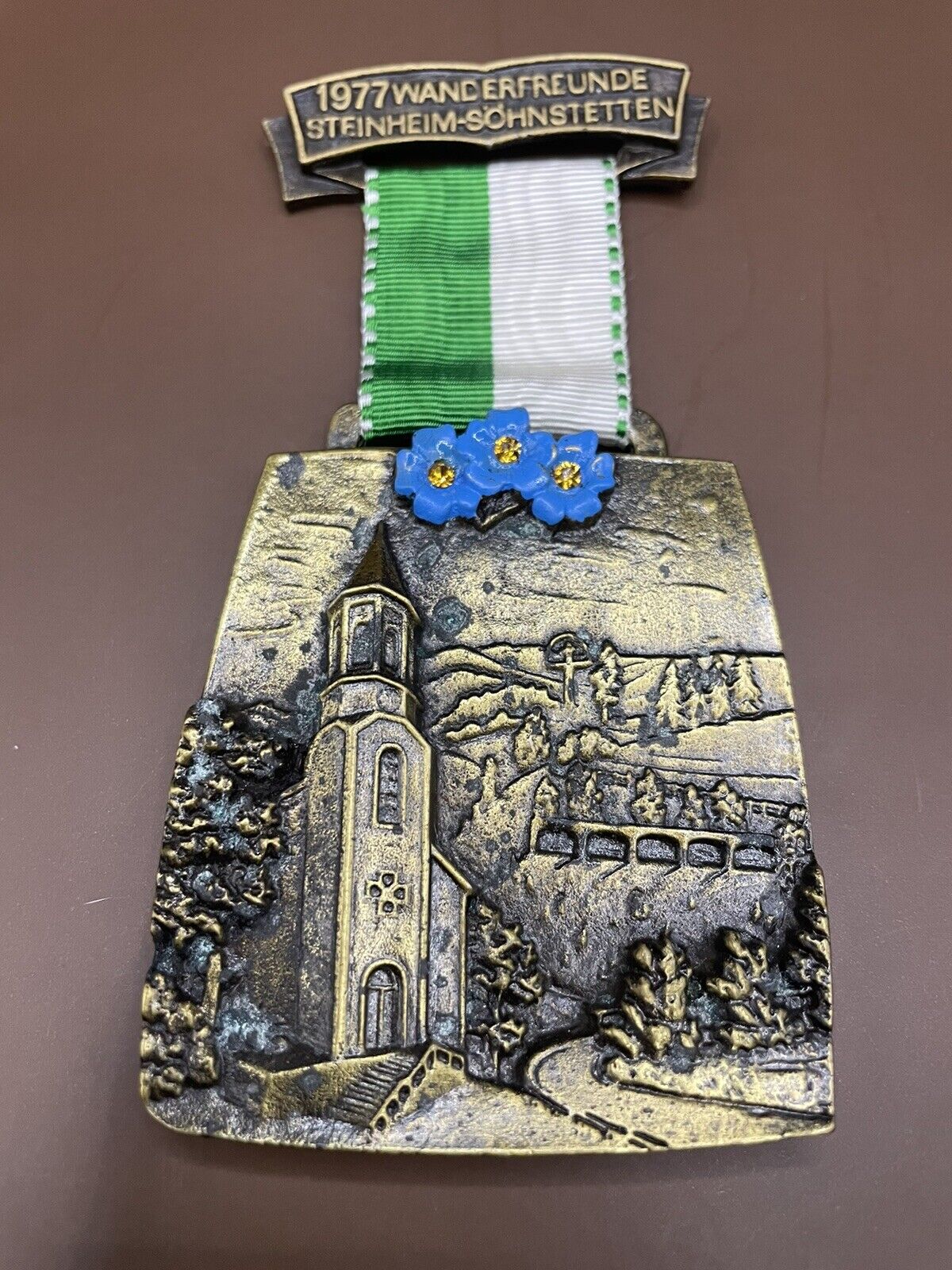 Vintage German Hiking Medal 1977 Wanderfreunde Steinheim-Schstetten Medallion